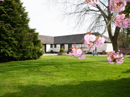 Sedgehill House | Corner Cottage