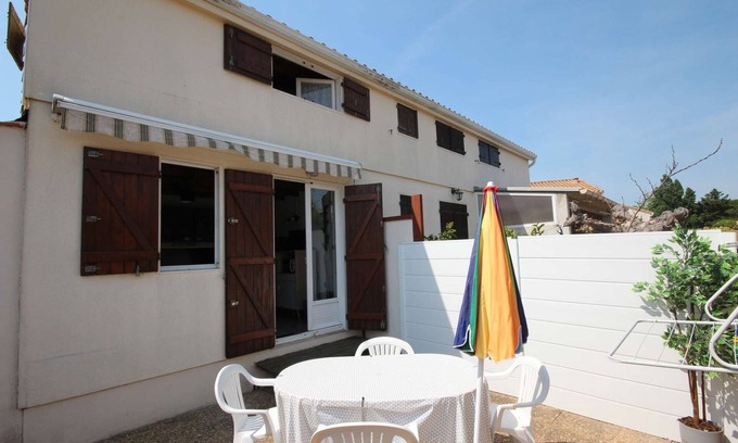 Portiragnes-Plage House | Corner house in Residence with shared pool, at only 300 from the sea, PORTIRAGNES PLAGE