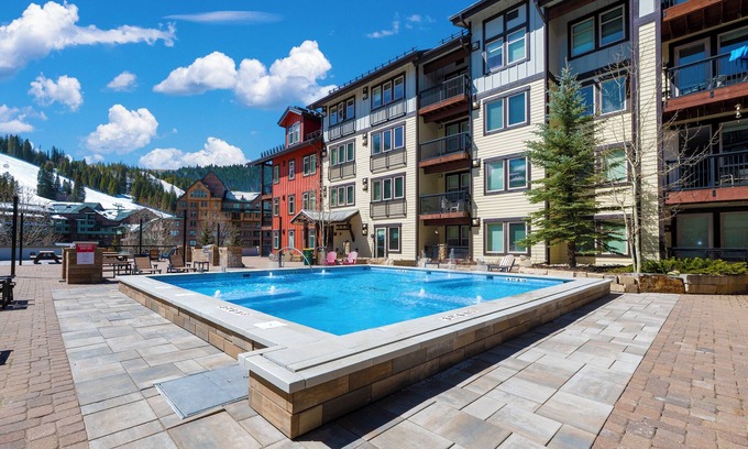 Winter Park Condo | Corner Unit Retreat | Great Patio & Amenities Deck!