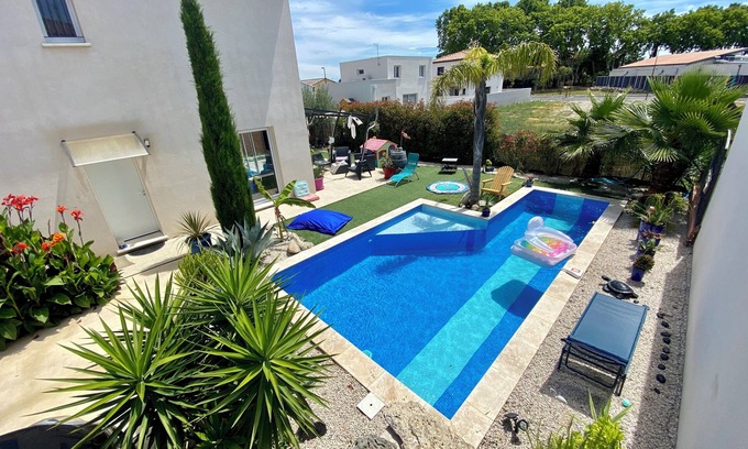 Candillargues House | Corner villa + 8m swimming pool + 5s jacuzzi + 15m from the beach & town center