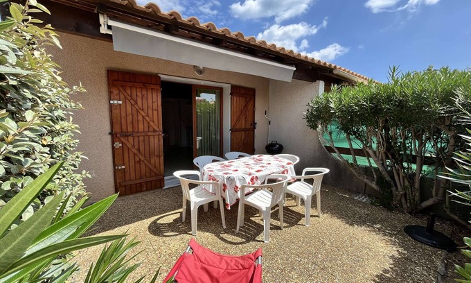 Portiragnes-Plage House | Corner villa located in a secured residence with pool, for 5 persons, at only 400m from the beach.