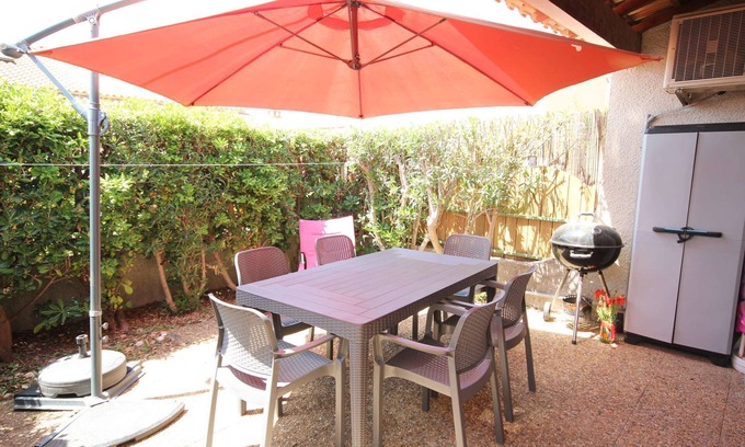 Portiragnes-Plage House | Corner villa located in a secured residence with pool, Airco, new renovated, 400m from the beach.