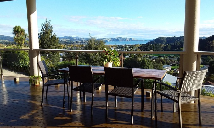 Coromandel House | Coromandel Views - Majestic Home/Stunning Outlook/Own Ensuites/Internet/Smart TV