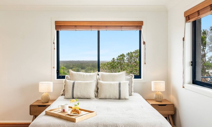 Yamba House | Corona Del Mar | Crown of the Sea
