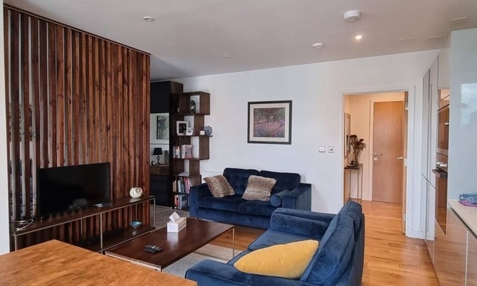 South Acton Apartment | Corporate Apartment in Acton Hight Street, London