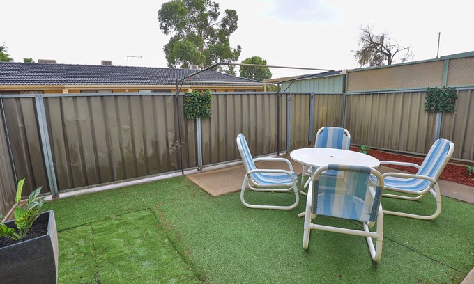 Mildura Apartment | Corporate & family friendly, newly renovated, close to shops/eateries, free wifi