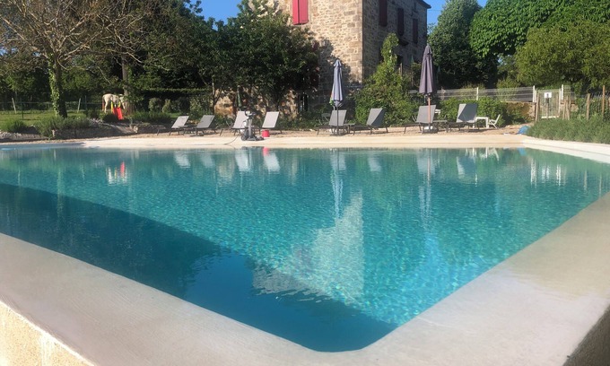 Saint-Maurice-en-Quercy House | Corps de Ferme Rénovée en une Maison de Campagne et Gîtes Avec Piscine
