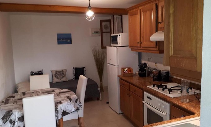 Calcatoggio Apartment | Corse village Calcatoggio location pour 2 pers avec terrasse 5 kms des Plages