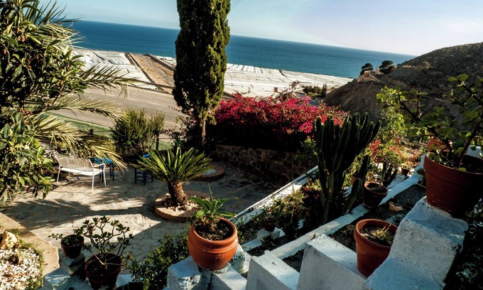 Albunol Bed & Breakfast | CORTIJO DE LA FUENTE