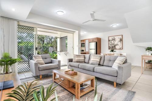 Manunda House | Cosmo 14 Cairns Stay
