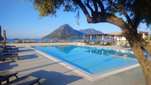 Xiromero Hotel | Costa Ionica · Mytikas Seaside Hotel