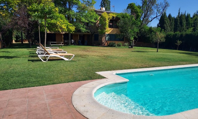 Camallera Villa | Costabravapartment Casa Anna + pool, 15 mins to the Costa Brava beaches