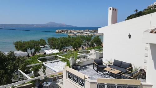 Plaka House | CostAnita Beach House