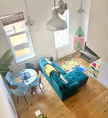 Haggerston Apartment | Cosy 1 BED w LOFT Sleeps 6 Close To Stations
