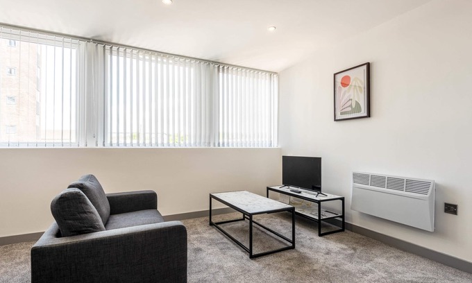 Yeadon Apartment | Cosy 1 Bedroom Apartment in Yeadon