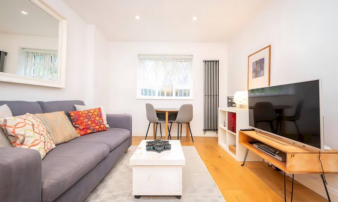Canonbury Apartment | Cosy 1 Bedroom Flat Nestled in De Beauvoir Town | Pass the Keys