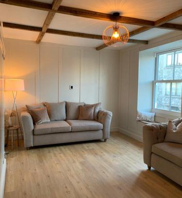 Kendal Apartment | Cosy 1st floor Flat - Kendal Lake District with bike storage