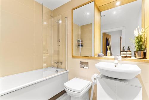 Greenwich West Apartment | Cosy 2 Bed Flat London Cutty Sark Greenwich Close to Canary Wharf - Perfect for long stay