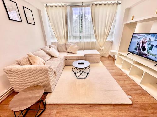 Hoxton Apartment | Cosy 2 Bedroom Apartment London Shoreditch with Great Transport Links