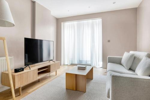 Fitzrovia Apartment | Cosy 2 Bedroom Flat by Soho & Fitzrovia