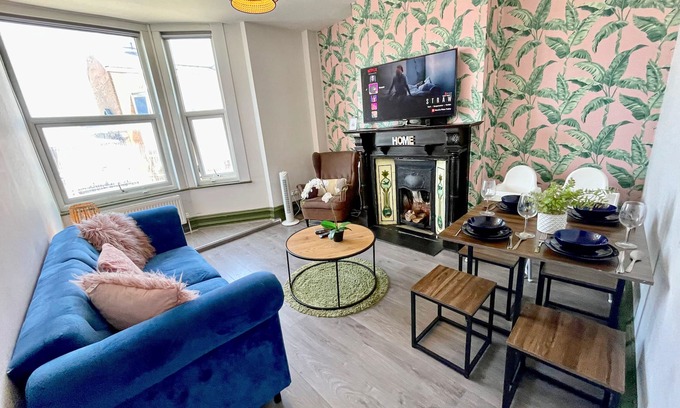 Askew House | Cosy 2-Bedroom in Shepherds Bush near Westfield