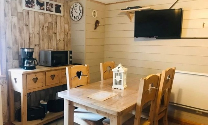 La Bresse Apartment | COSY 5P GITE* WITH SPA AT THE FOOT OF HIKING TRAILS