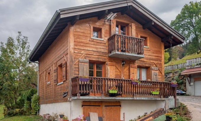 Saint-Gervais-les-Bains Apartment | Cosy apartment for 4 people with WIFI, TV and balcony