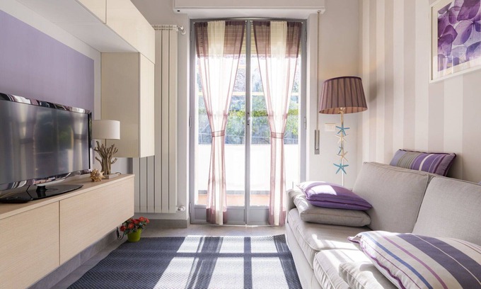 Borghetto Santo Spirito Apartment | Cosy apartment for 3 people with WIFI, A/C, TV and balcony