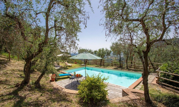 Mastiano Villa | Cosy apartment in villa with WIFI, pool, TV, patio, pets allowed and panoramic view, close to Lu.