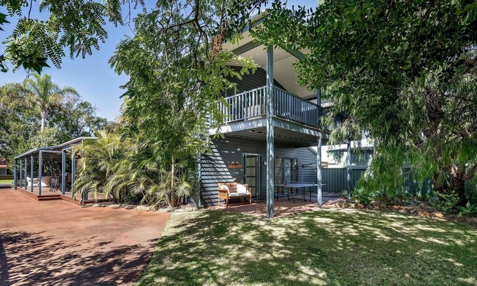 Quindalup House | COSY AND CHARMING BEACH HOUSE SITUATED IN QUIET BEACHSIDE QUINDALUP