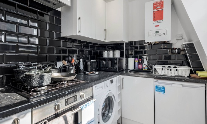 New Cross Apartment | Cosy and Functional 1 bedroom flat in London