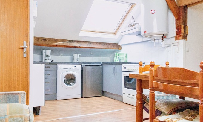 Saint-Ouen Apartment | Cosy apartment for 4