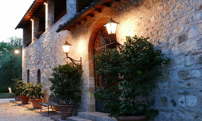 Colle di Val d'Elsa Villa | Cosy apartment in villa with pool, WIFI, TV, patio and panoramic view, close to San Gimignano