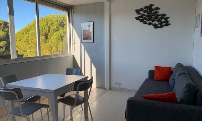 Balaruc-les-Bains Apartment | Cosy Apartment Near Thermal Spa, Pet Friendly, AC, Parking