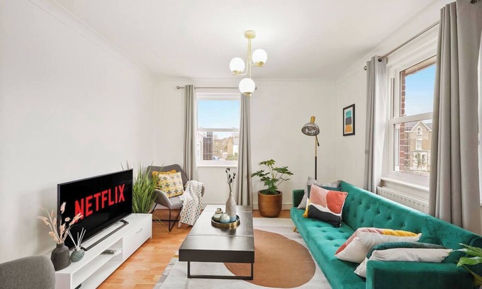 Lee Green Apartment | Cosy Apartment 5 guests - 3 beds + 1 sofa bed Lewisham, London