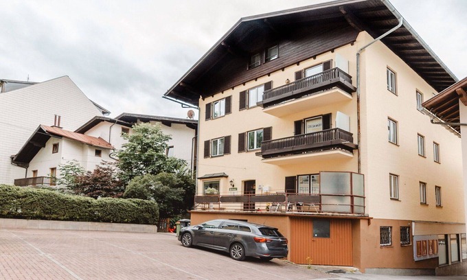 Bad Hofgastein Apartment | Cosy apartment for 2 guests with WIFI, TV and balcony