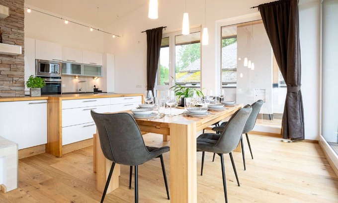 Eben im Pongau Apartment | Cosy apartment for 8 guests with TV and parking