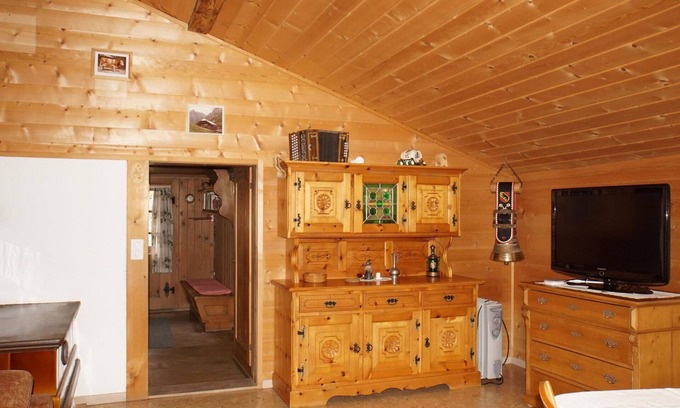 Boltigen Apartment | Cosy apartment for 5 people with WIFI and balcony