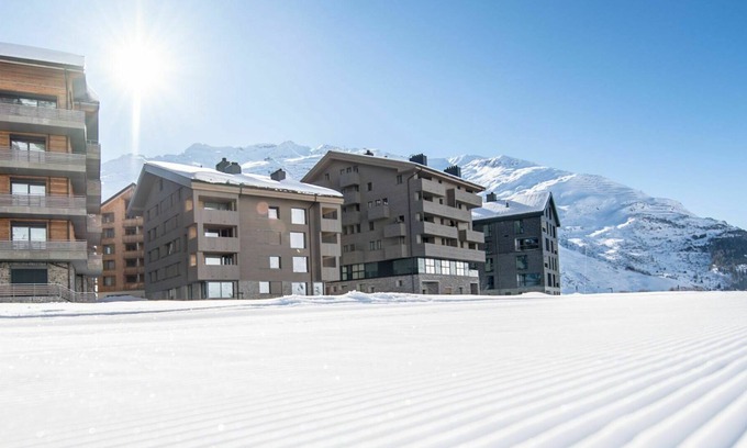 Andermatt Apartment | Cosy apartment for 2 guests with WIFI, TV and parking