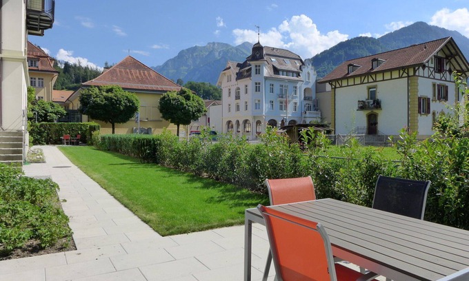 Central Interlaken Apartment | Cosy apartment for 2 guests with WIFI, TV and patio