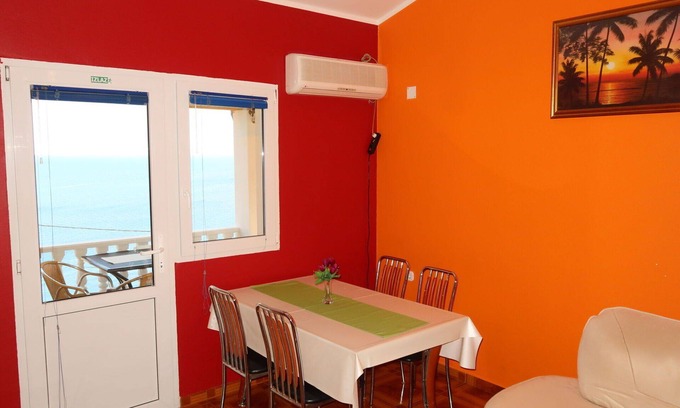 Prizna Apartment | Cosy apartment for 2 guests with A/C, WIFI, TV, terrace and parking
