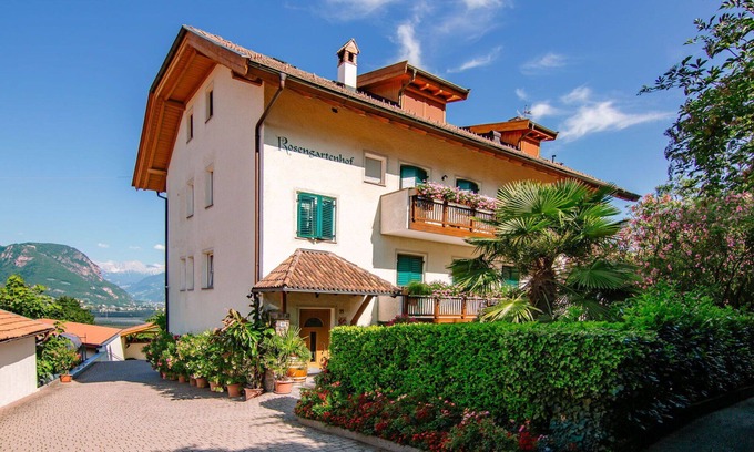 Andriano Apartment | Cosy apartment for 2 guests with pool, WIFI, TV and patio