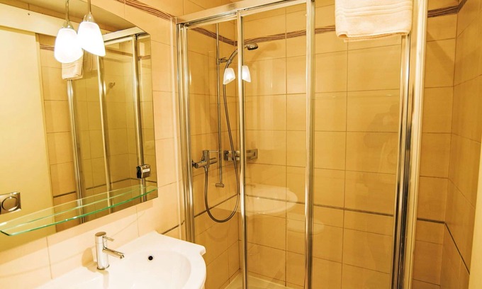 Leukerbad Apartment | Cosy apartment for 3 guests with WIFI, TV and balcony