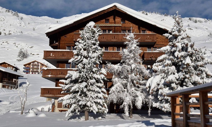 Riederalp Apartment | Cosy apartment for 4 guests with WIFI, TV and balcony
