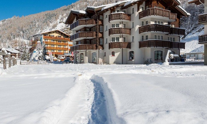 Saas Grund Apartment | Cosy apartment for 4 guests with WIFI