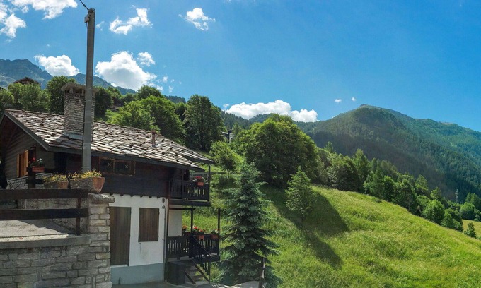 Paquier Apartment | Cosy apartment for 4 guests with WIFI, TV, balcony, pets allowed and parking