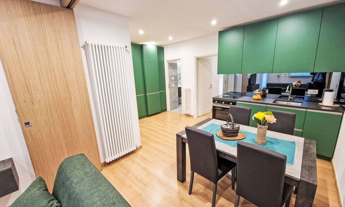 Verceia Apartment | Cosy apartment for 4 guests with WIFI, TV, patio and pets allowed
