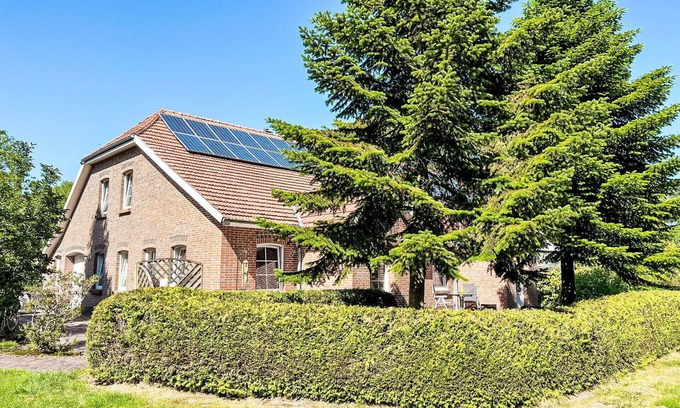 Sudarle Apartment | Cosy apartment for 4 guests with WIFI, TV, terrace, pets allowed and parking