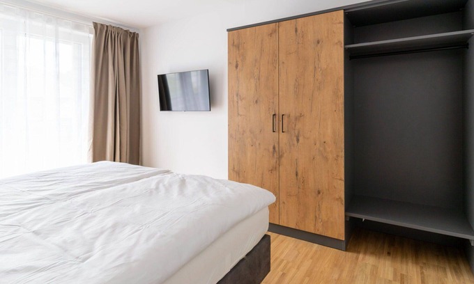 Fronhausen Apartment | Cosy apartment for 4 people with WIFI, TV, patio and parking