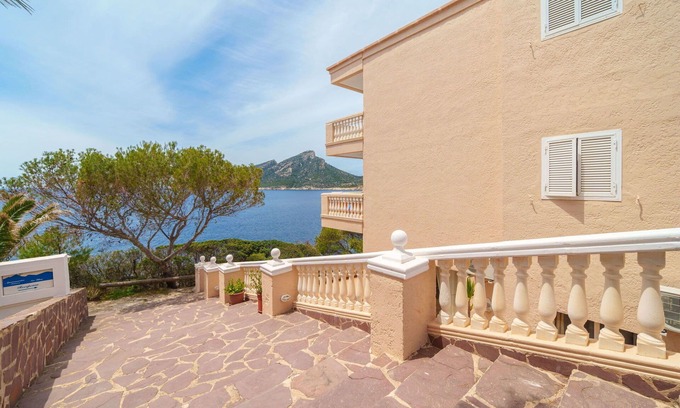 Andraitx Apartment | Cosy apartment for 4 people with pool, WIFI, A/C, TV and balcony